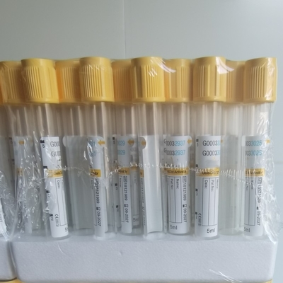 Plastikowa, sterylna rurka do odbioru krwi